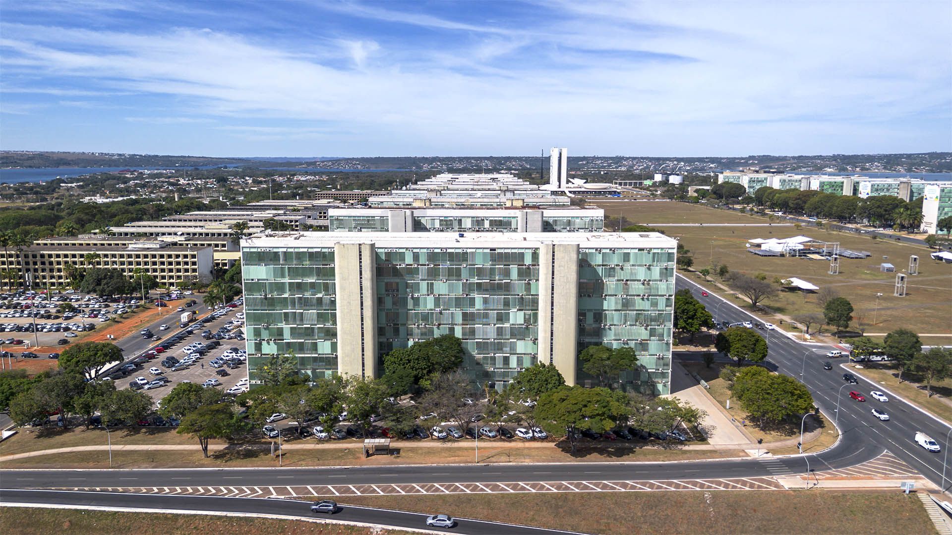 Fachada dos Ministérios