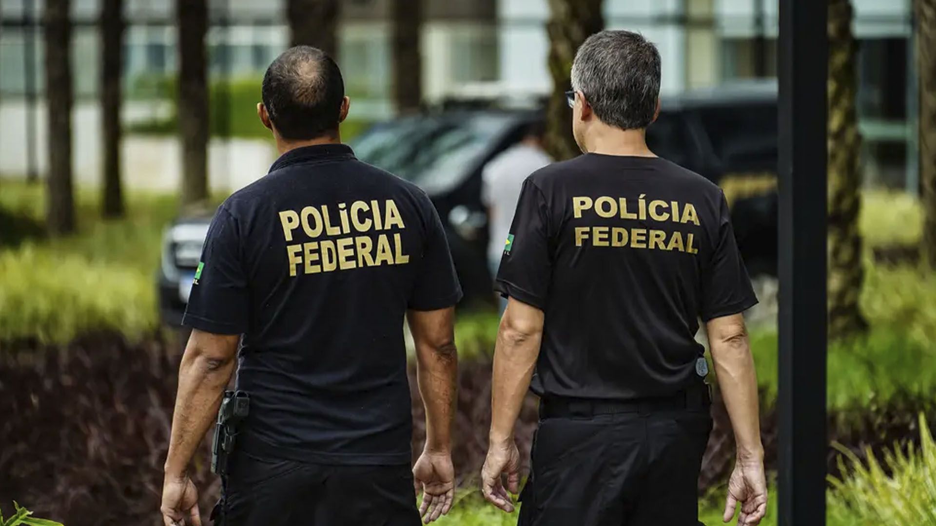 Agentes da Polícia Federal em serviço