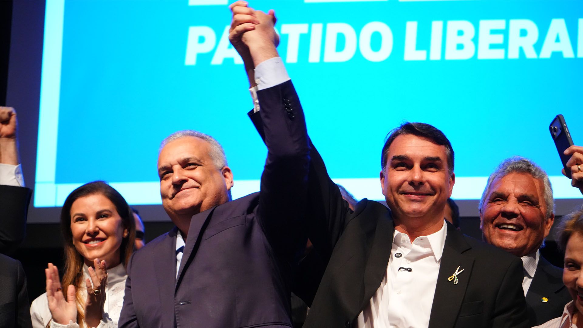 Flávio Bolsonaro anuncia vice para disputa à Presidência
Alfredo Gaspar